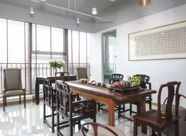 人文氣息與現(xiàn)代風尚捏合在一起，綠色的辦公空間充滿藝術感！