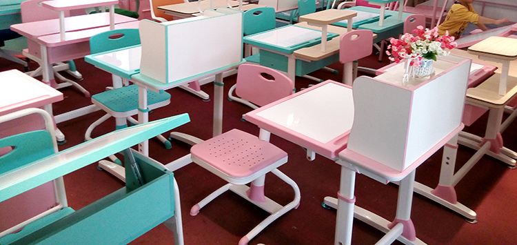 幼兒園課桌椅